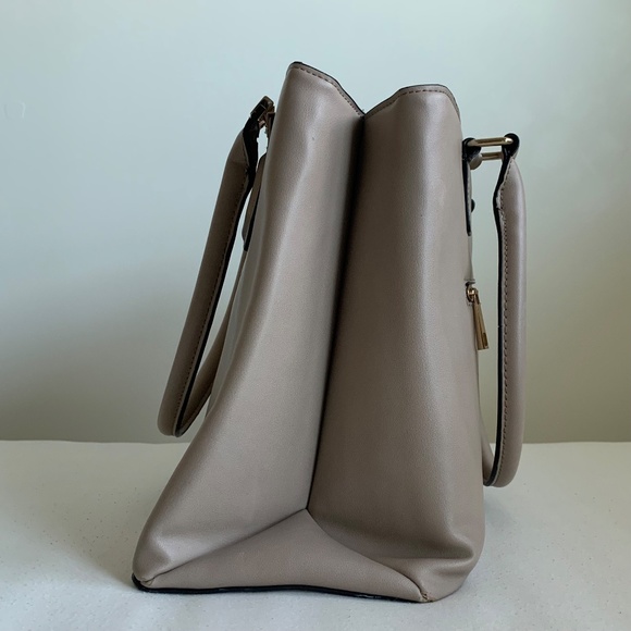 Aldo Taupe and Gold Hardware Large Tote Work Office Bag Purse (GUC) - Picture 5 of 16